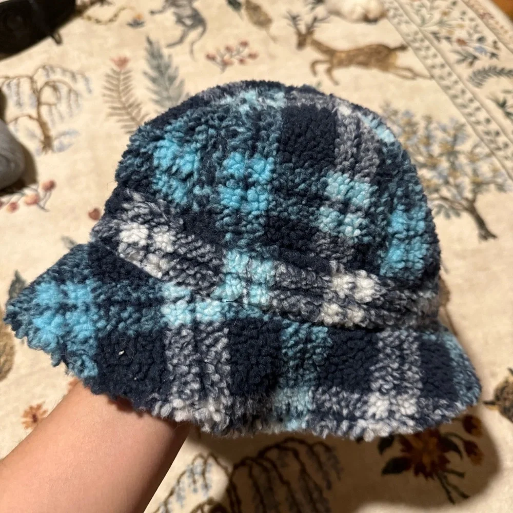 Aritzia TNA Blythe Bucket Hat size S/M